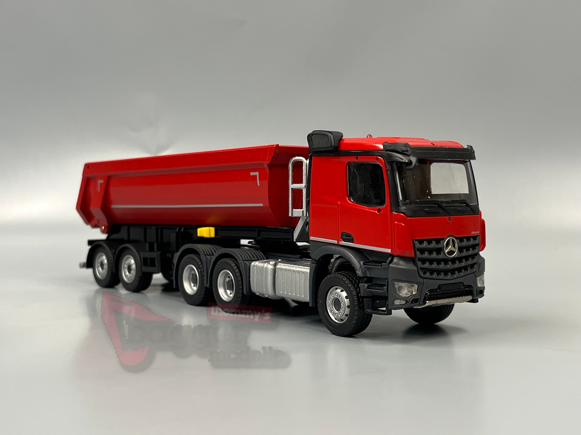 78265 - Conrad - SCHWARZMÜLLER Rundmuldenauflieger auf Mercedes-Benz Arocs